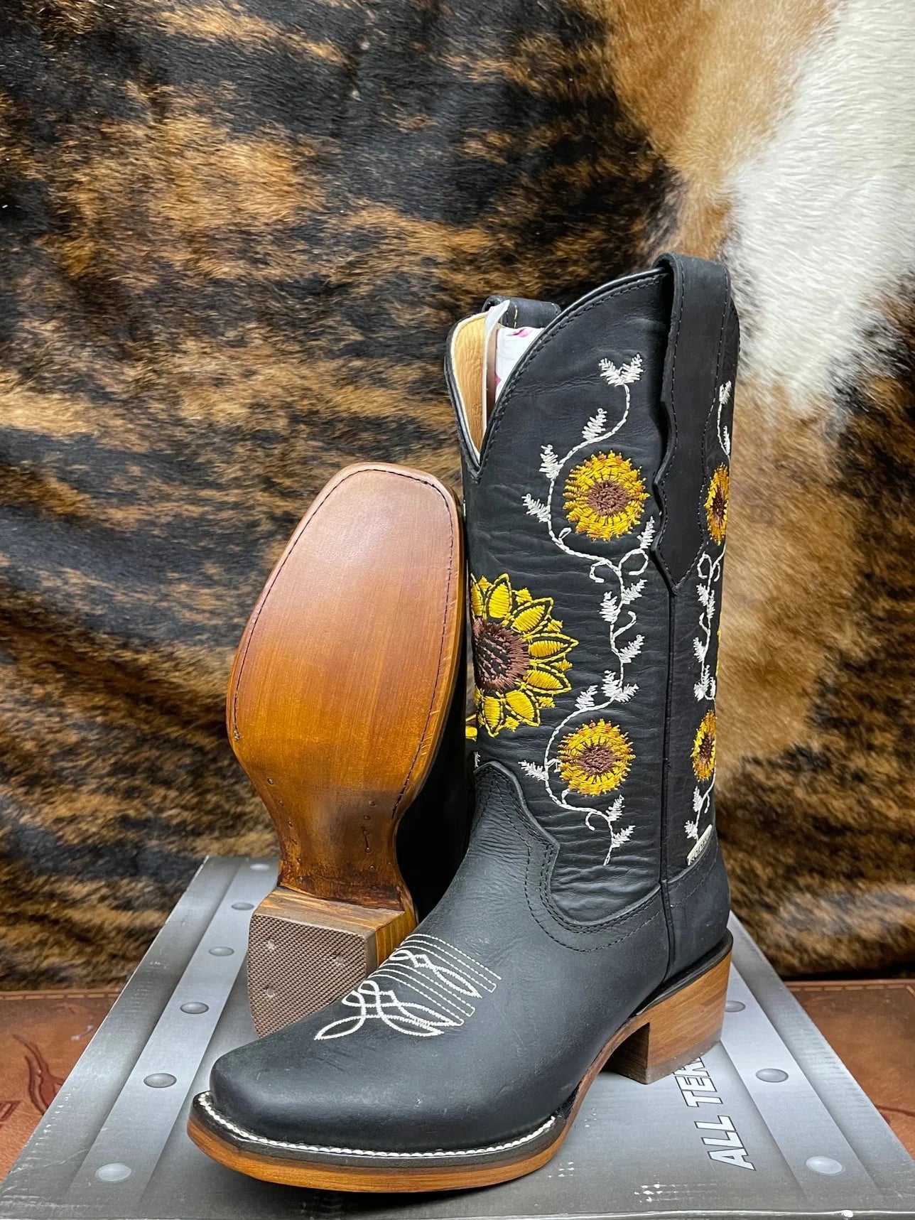 Dalton Women's 730 Black Boots - Square Toe