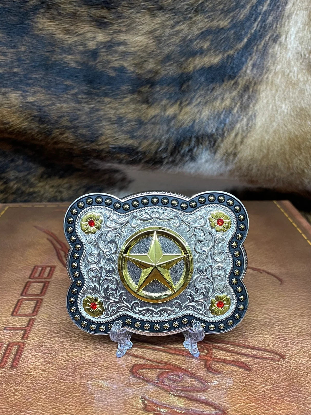 Scalloped Circle Star Belt Buckle